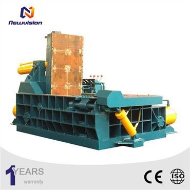 Stroj za baliranje plastičnih mas